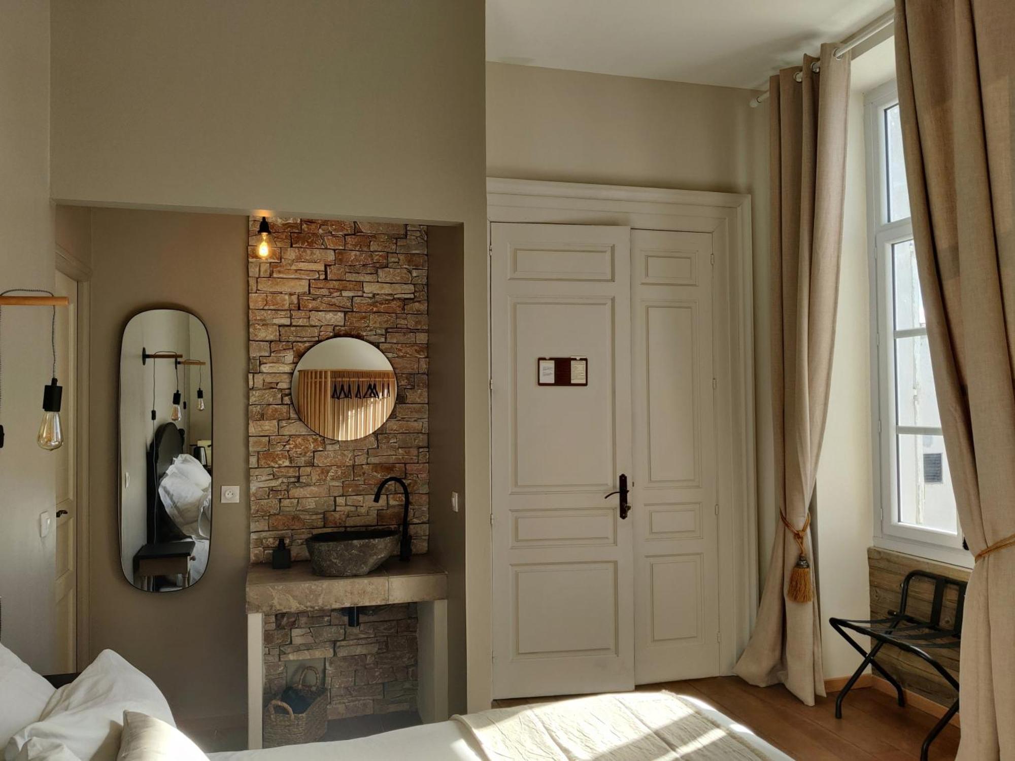 Chambres D'Hotes - Bed And Breakfast Les Palmiers Meze Room photo